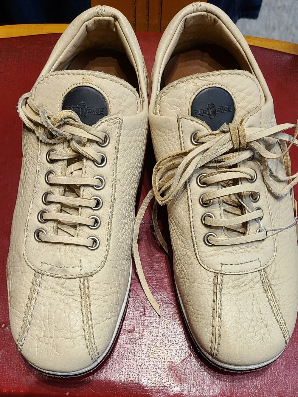 1990's Car SHOE Cream Leather Lace-Up Sneakers